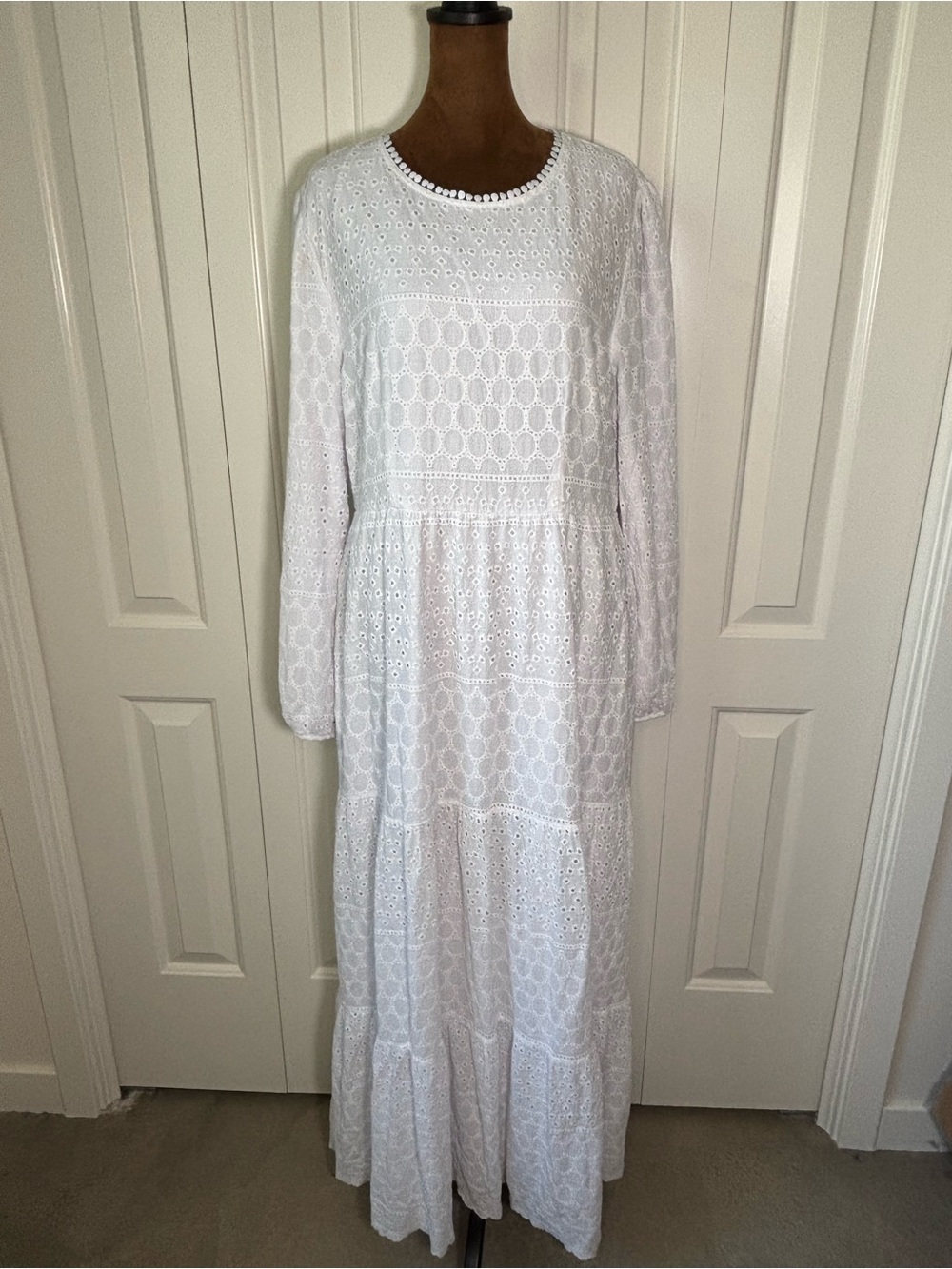 The White | Sunny White Eyelet Temple Maxi Dress XL - Picture 9 of 16
